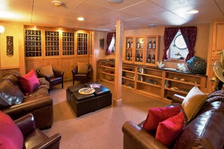 Safari Explorer - The Main Saloon